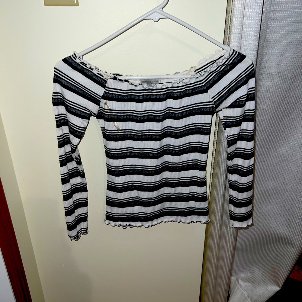 Lightweight stretchy off the shoulder long sleeve